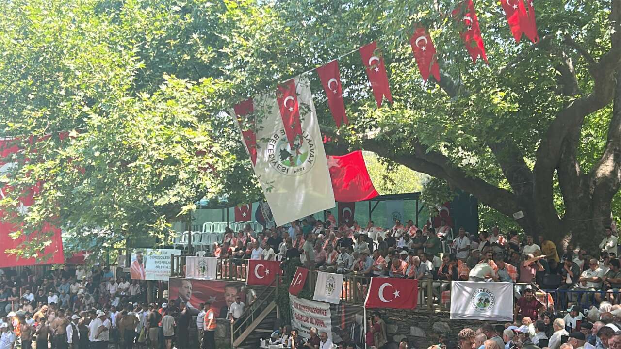 32. Menteşe Beşpınar Yağlı Pehlivan Güreşleri Başladı 3